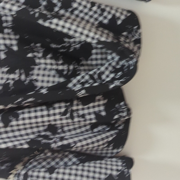 Extra large pullover blouse. - Picture 2 of 8